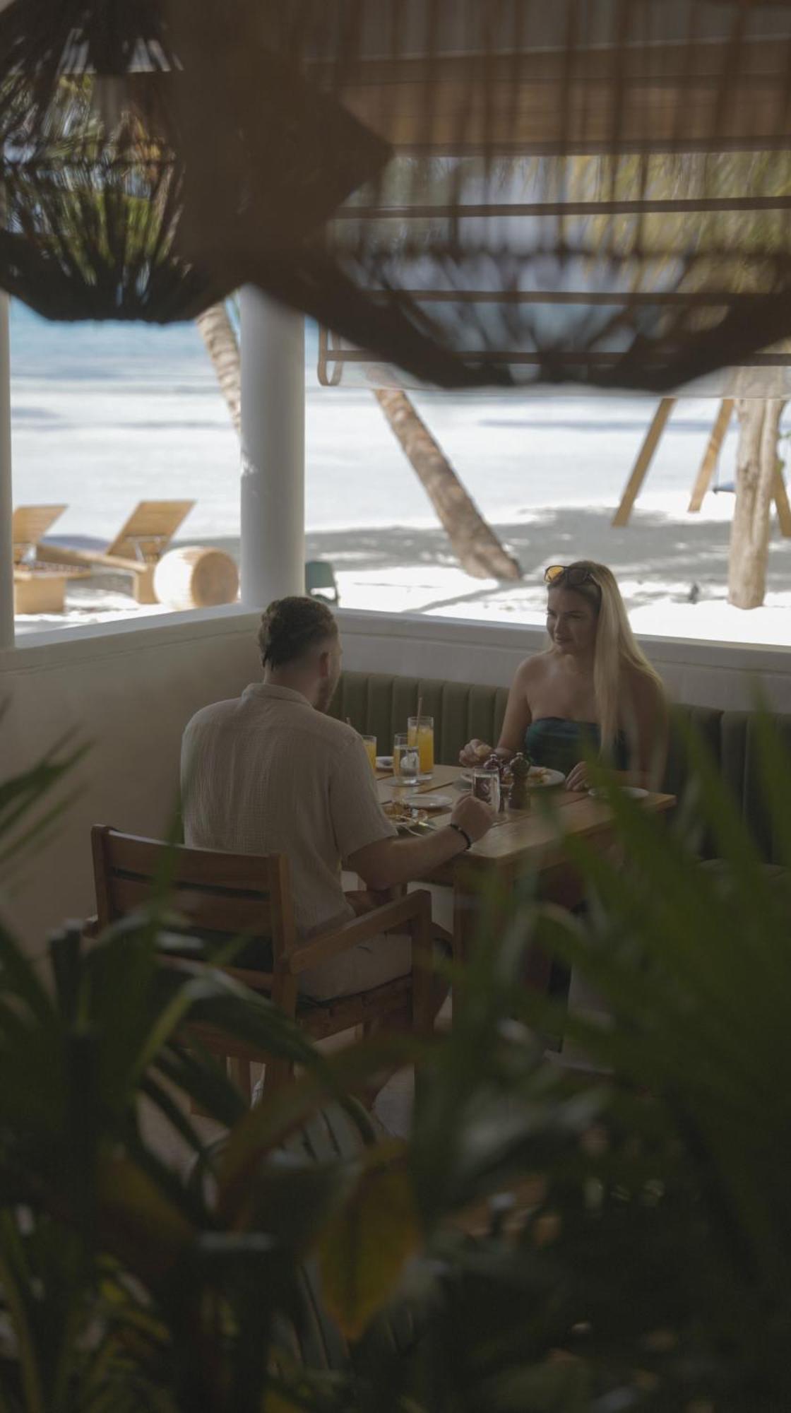 Stone Beach Club Dhiffushi Exterior photo
